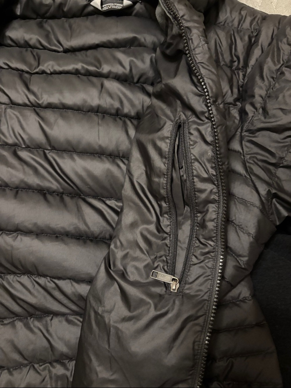 Patagonia Women's Black Down Sweater Hoodie Jacket - Picture 6 of 8